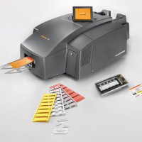 PrintJet Advanced van Weidmüller, een inktjet printer voor kunststof en metalen markeringen