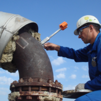 Permasense®-monitoringsystemen bewaken voortdurend metaalverlies door corrosie of erosie in pijpleidingen en schepen.