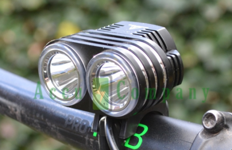Felle veiligheidslamp voor op fiets of het hoofd 2000 Lumen LED