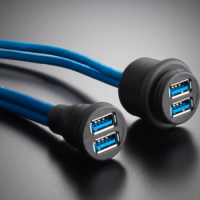 Nieuw bij EVG: dubbele USB-aansluitingen in de varianten M22 en M30 met verbindingskabel